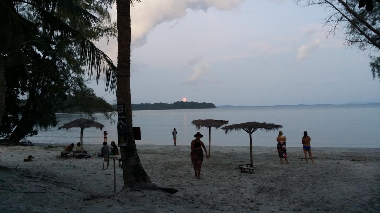 The Last Point Hostel Koh Ta Kiev Extérieur photo